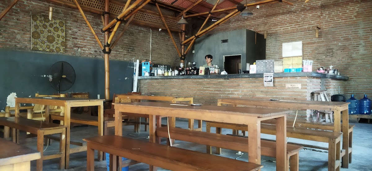 Ozie Cafe