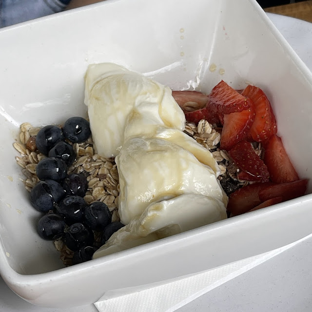 Muesli with Fresh Fruit