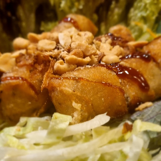 Bun Mit Frühlingsrollen