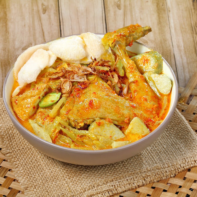 Lontong Sayur Gulai Ayam
