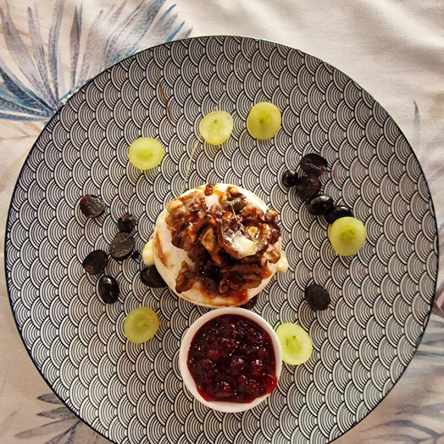 Ser Camembert W Miodzie Z Orzechami
