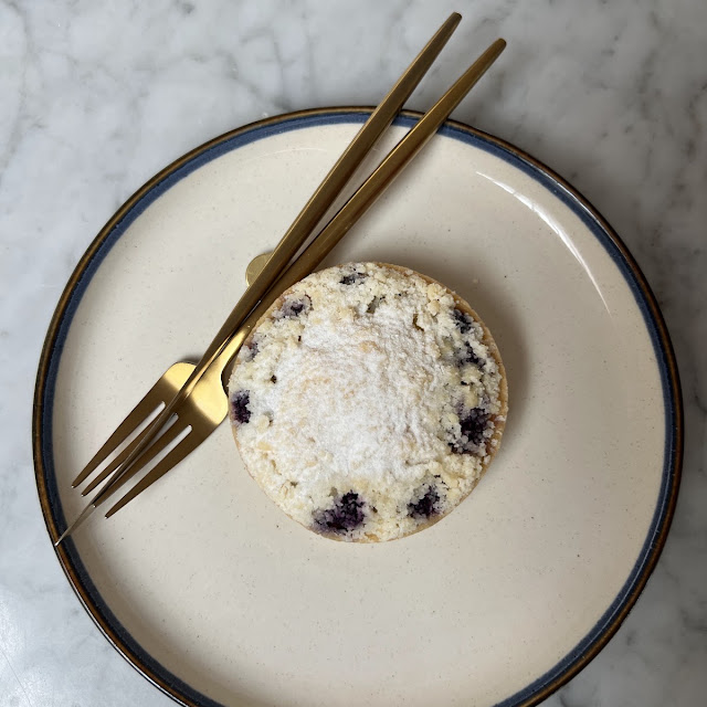 Blueberry Cheese Crumble