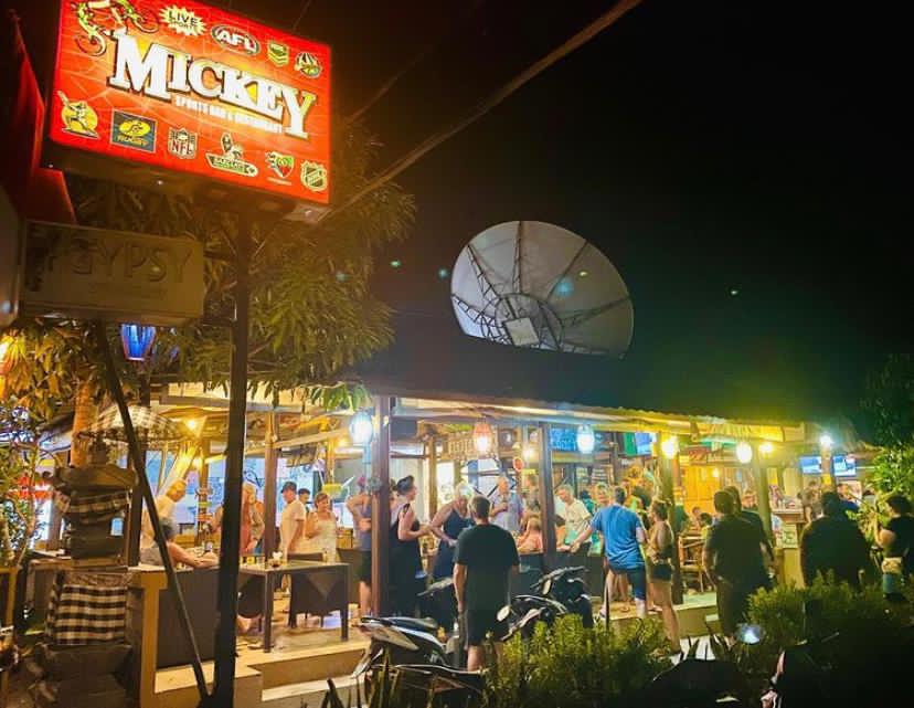 Mickeys Sports Bar & Restaurant