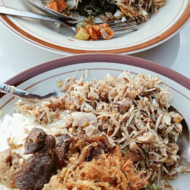 Nasi Lawar Babi