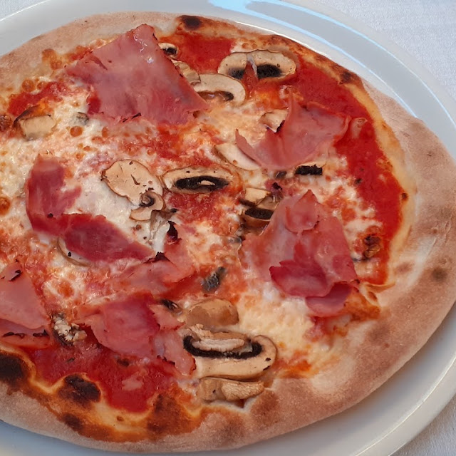 Pizza Capricciosa