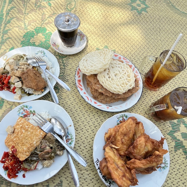 Pisang Goreng Kopi Klotok
