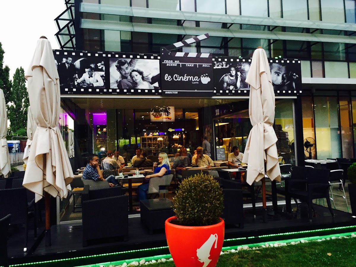 Le Cinema Caffe