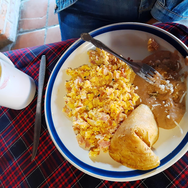 Huevos Con Tocino