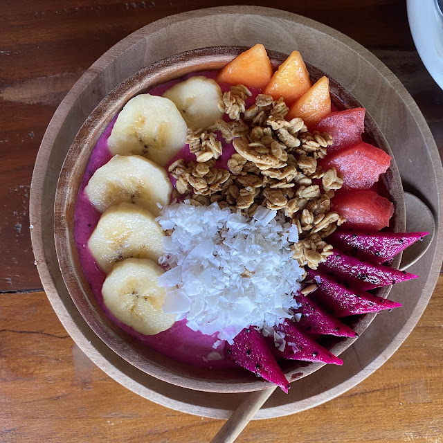 Dragon Fruit Smoothie Bowl