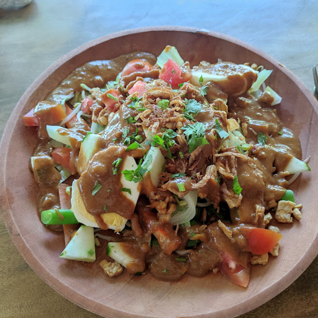 Gado-Gado with Peanut Sauce