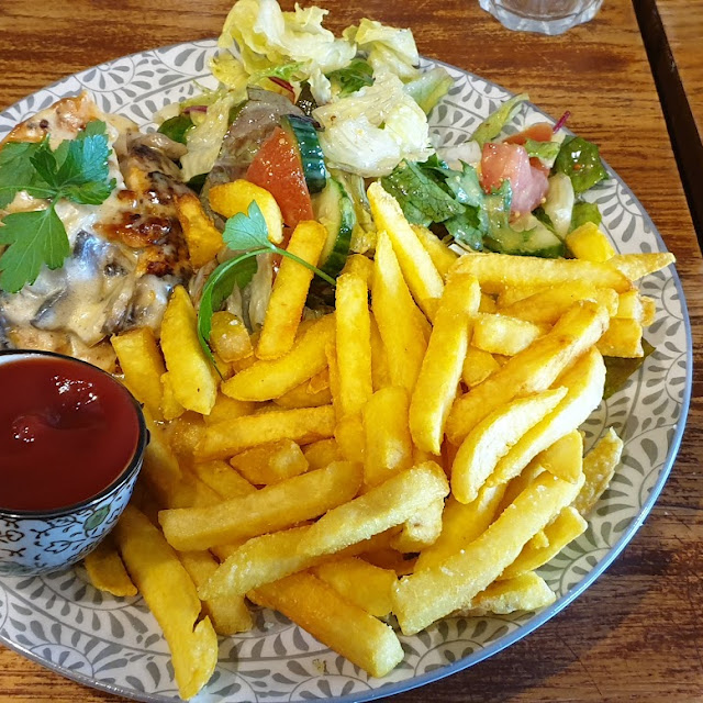 Chicken and Mushrooms with Salad