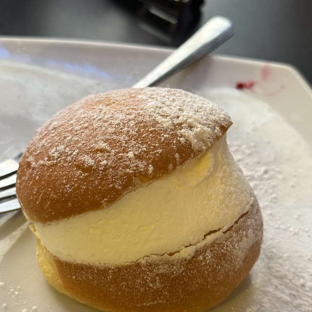 Maritozzo with Whipped Cream