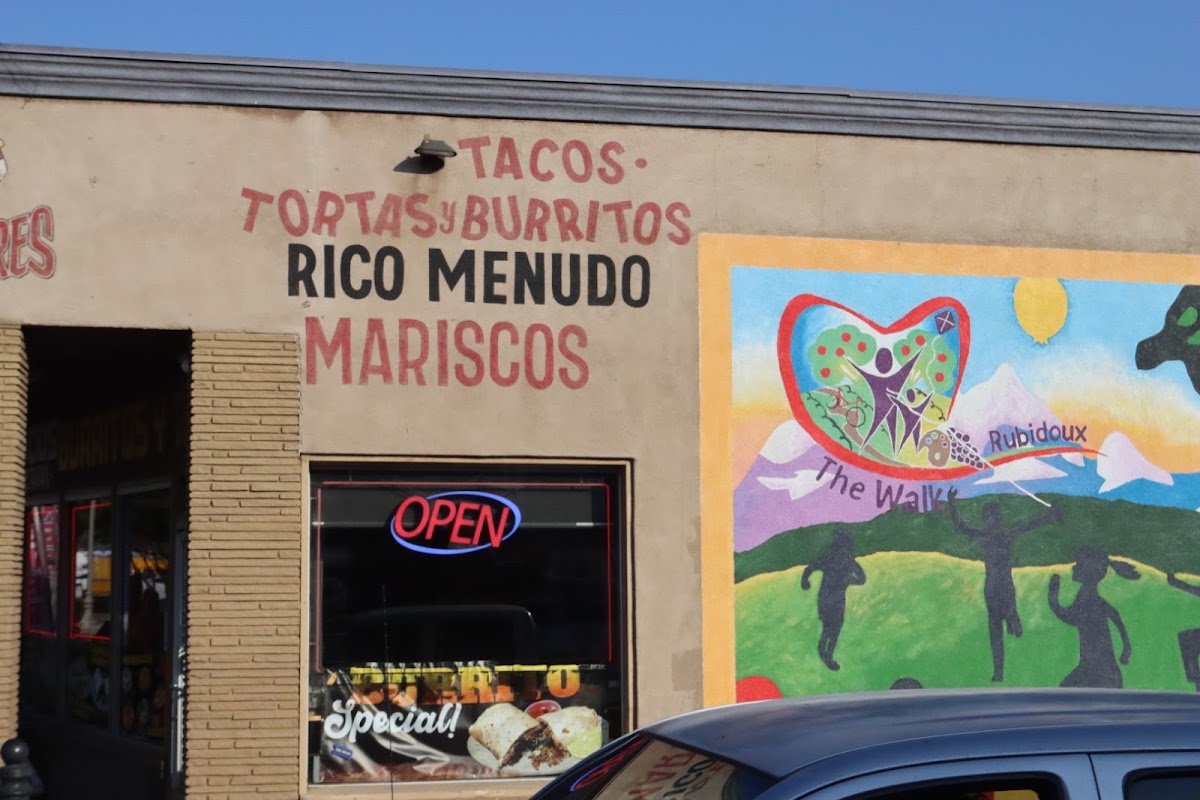 Tacos Los Compadres