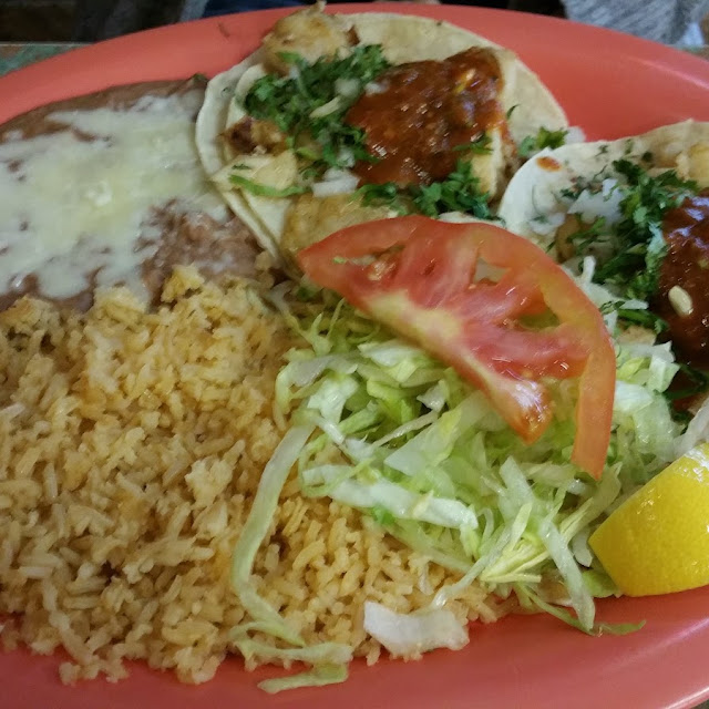 2 Tacos Combination Plate