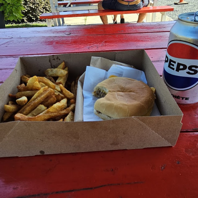 Trio Cheeseburger