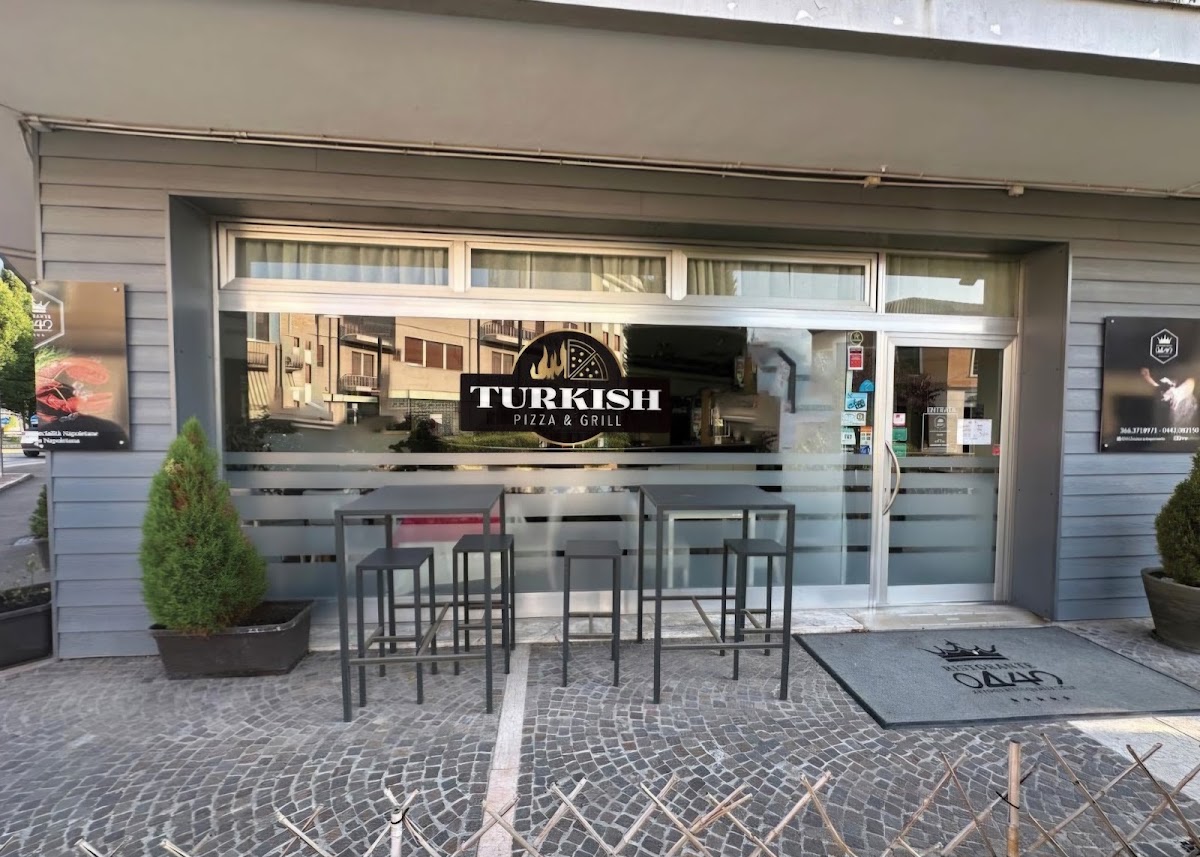 Tre Fratelli Kebab Grill pizza