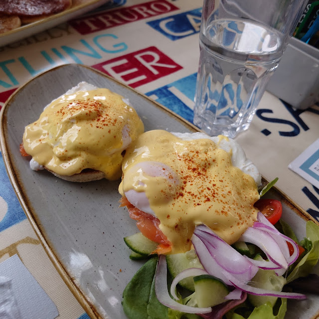 Eggs Benedict