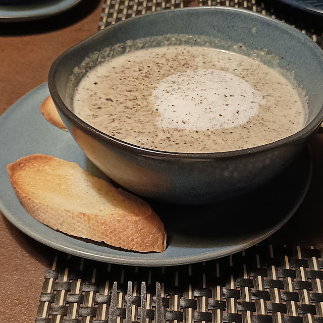 Mushroom Soup with Toasted Bread