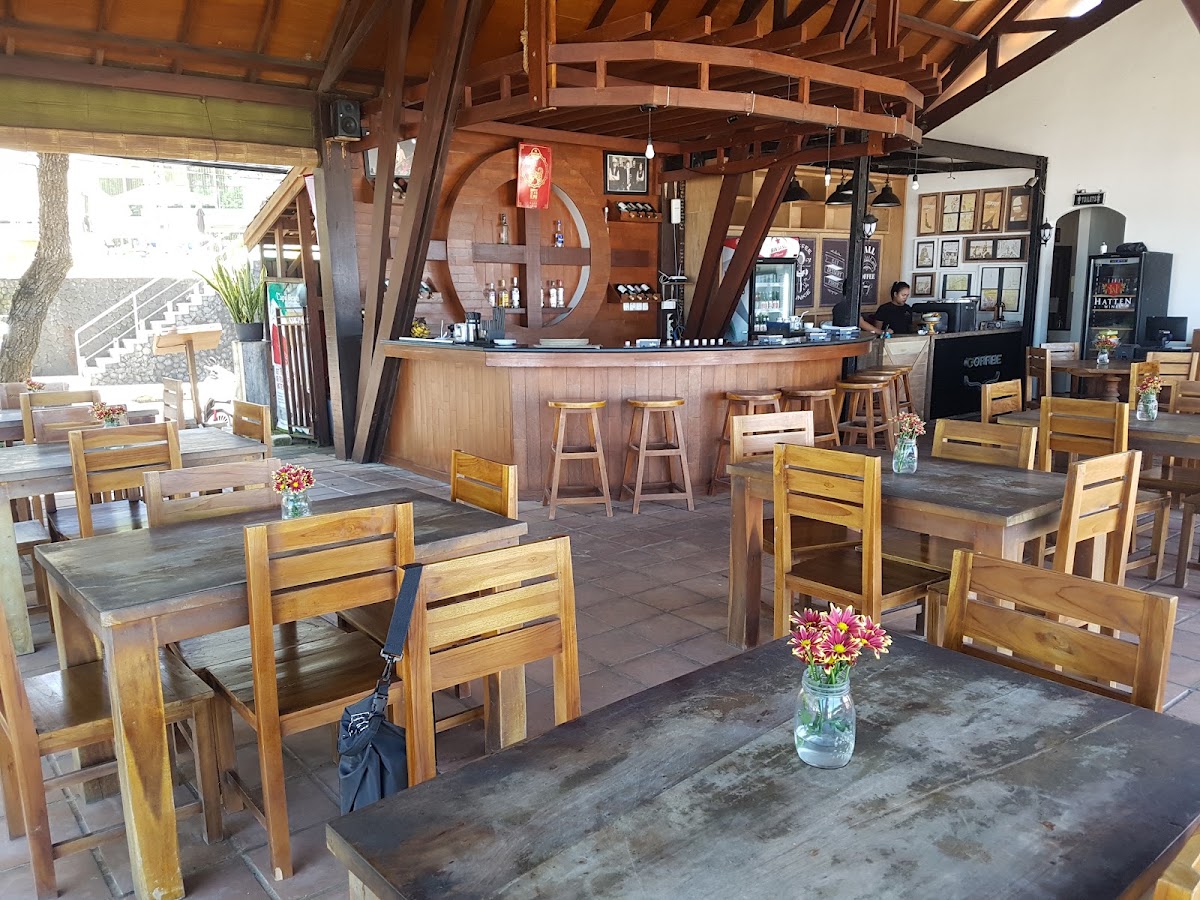 Capil Beach Grill & Bar