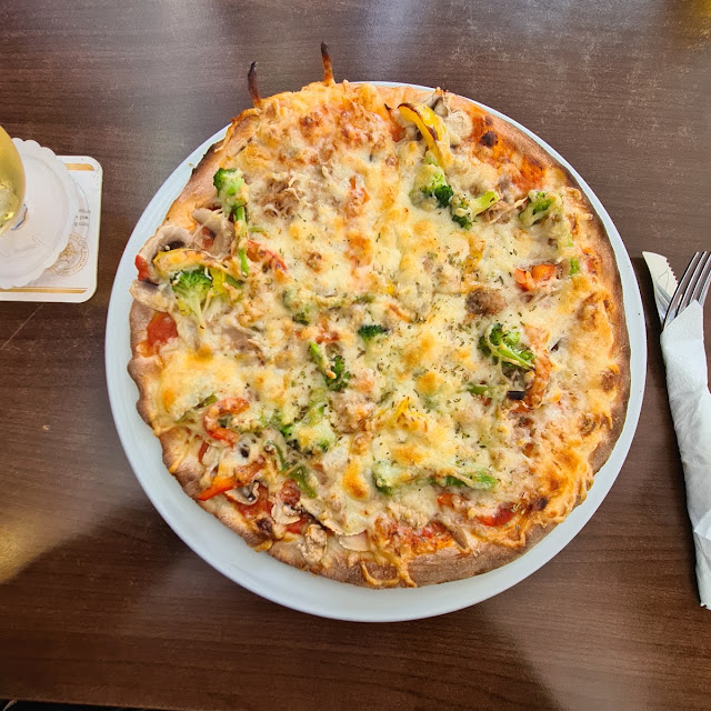 Pizza Vegetarian with Tuna