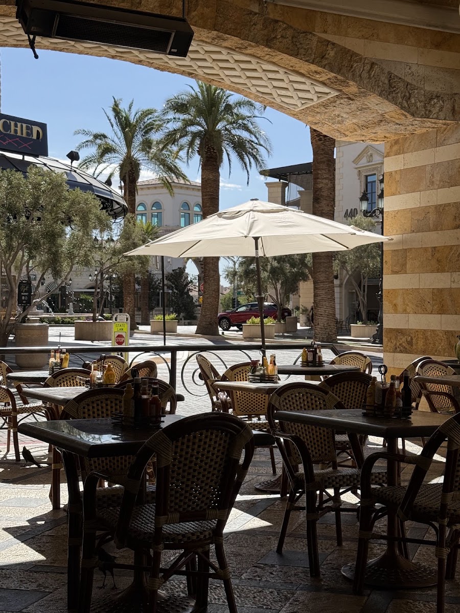 Leone Café
