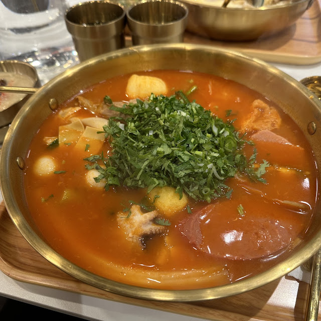 tangy fermented tomato broth 贵州红酸汤