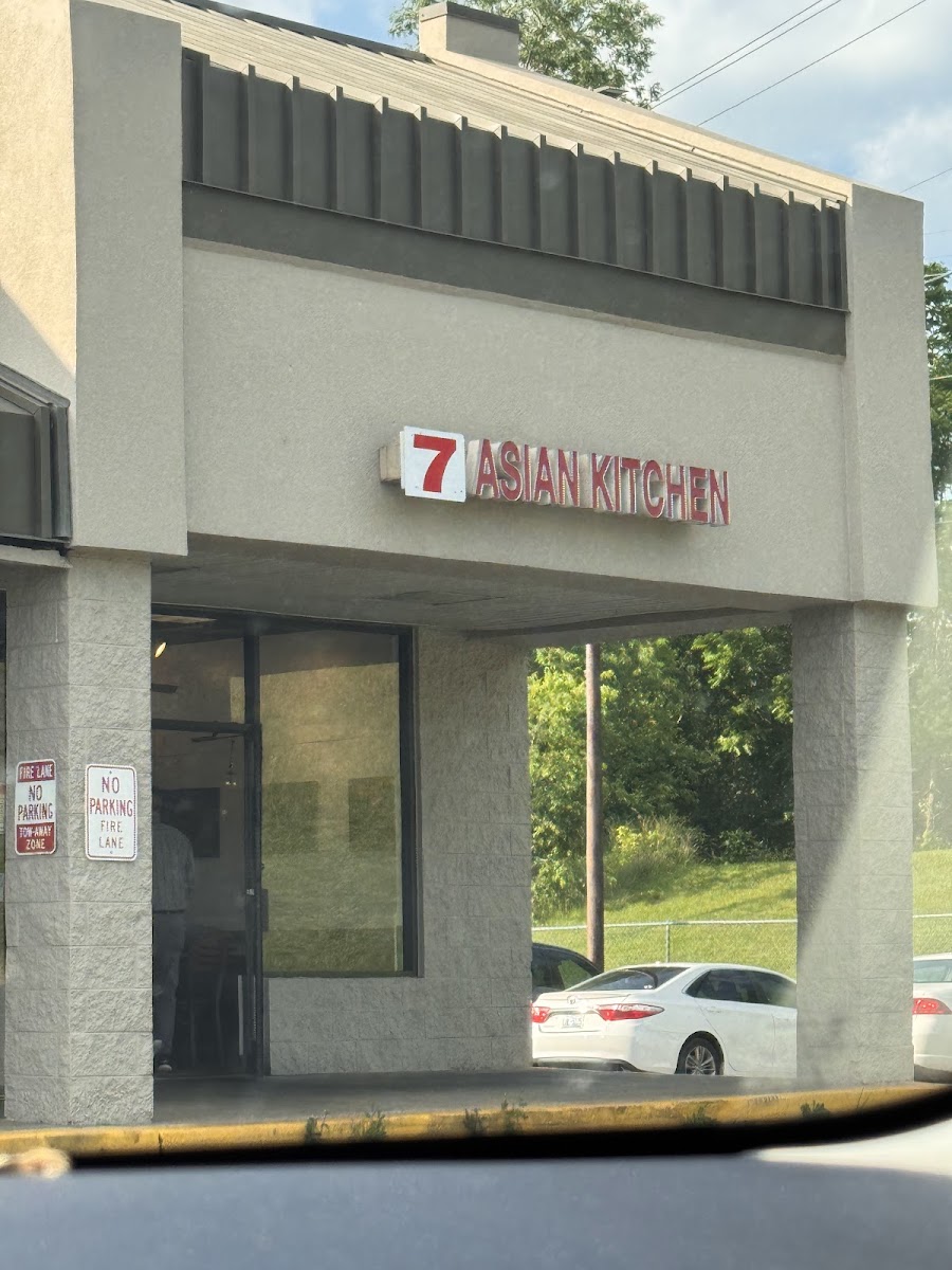 7 Asian Kitchen | Japanese • Chinese • Thai