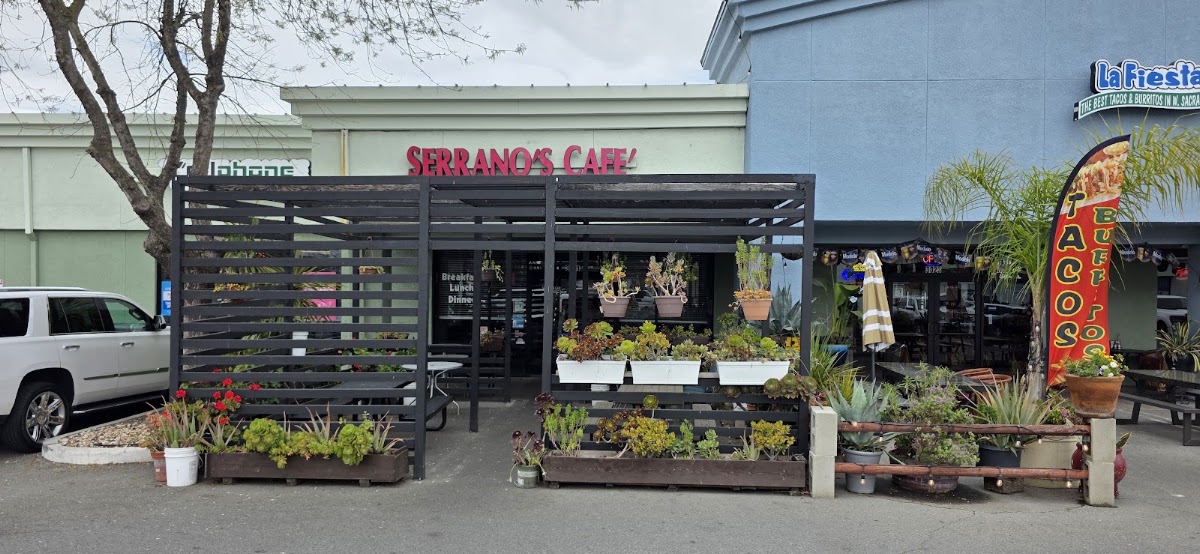 Serrano's Cafe