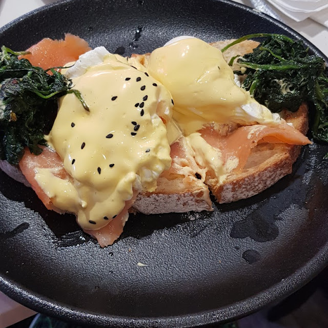 Eggs Salmon Benedict