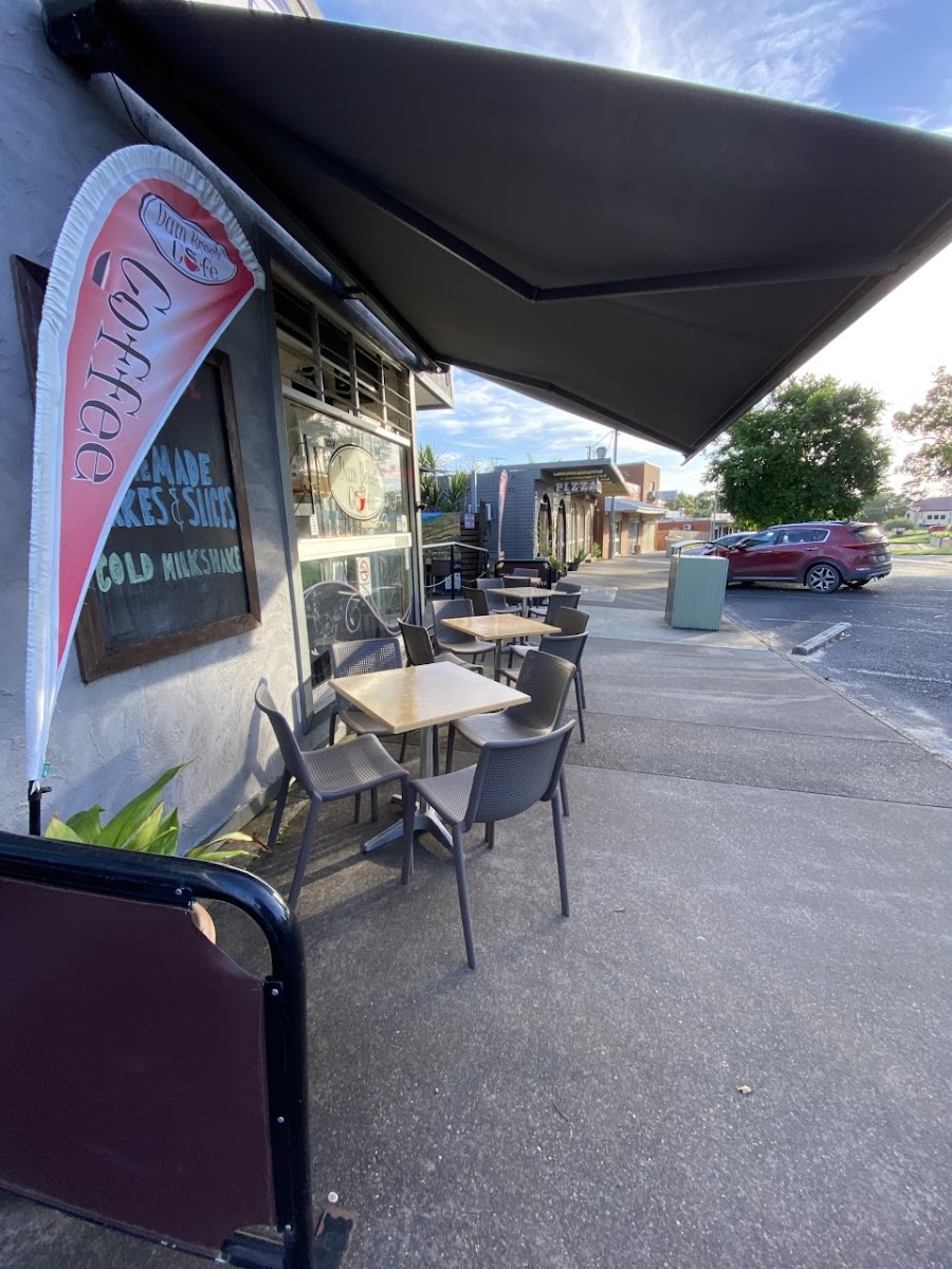 Warra Dam Bakery Cafe