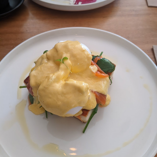 Eggs Benedict