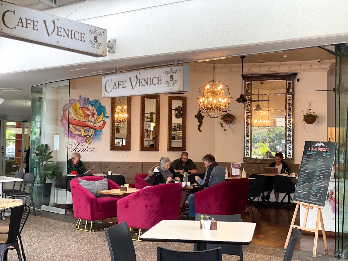 Cafe Venice