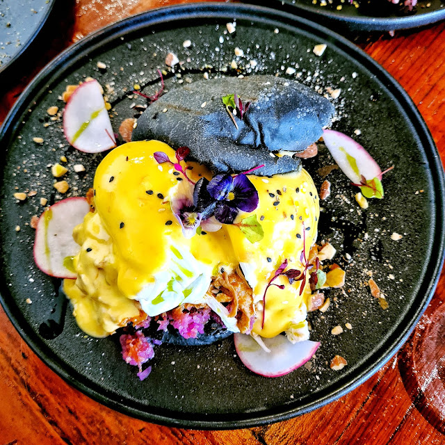 Pulled Pork Benedict