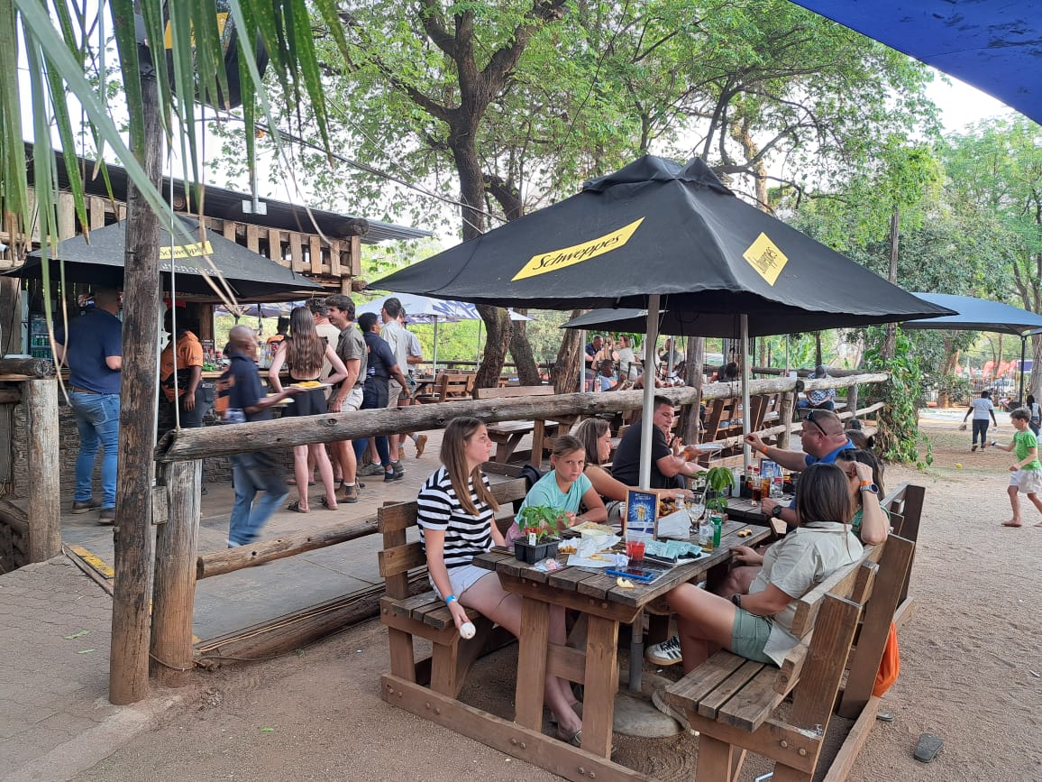 Safari Pub & Grill