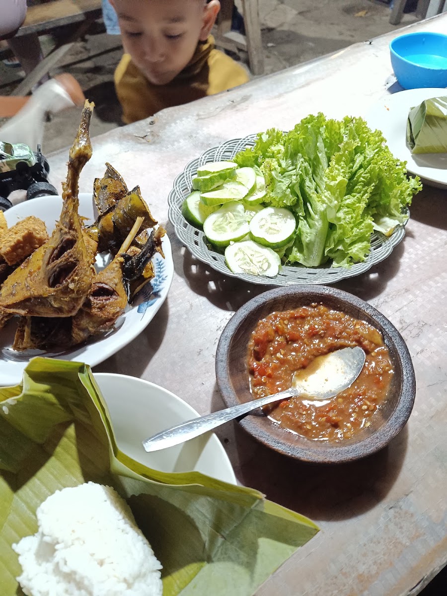 Nasi Timbel Ayam Kampung dan Bebek Mas Dimas