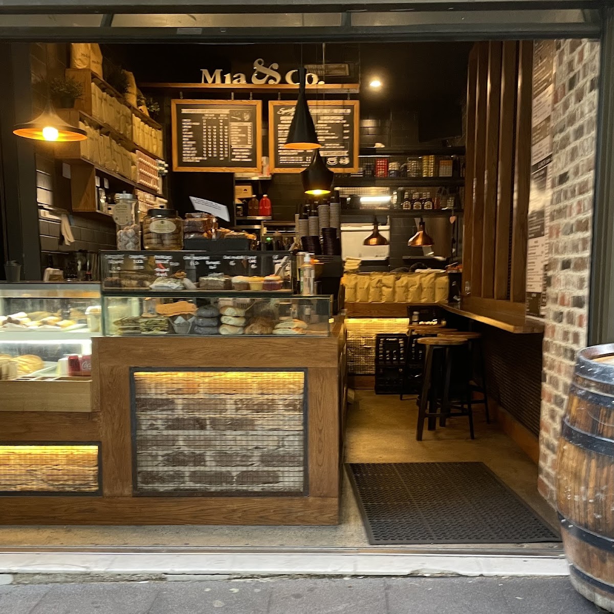 Mia & Co