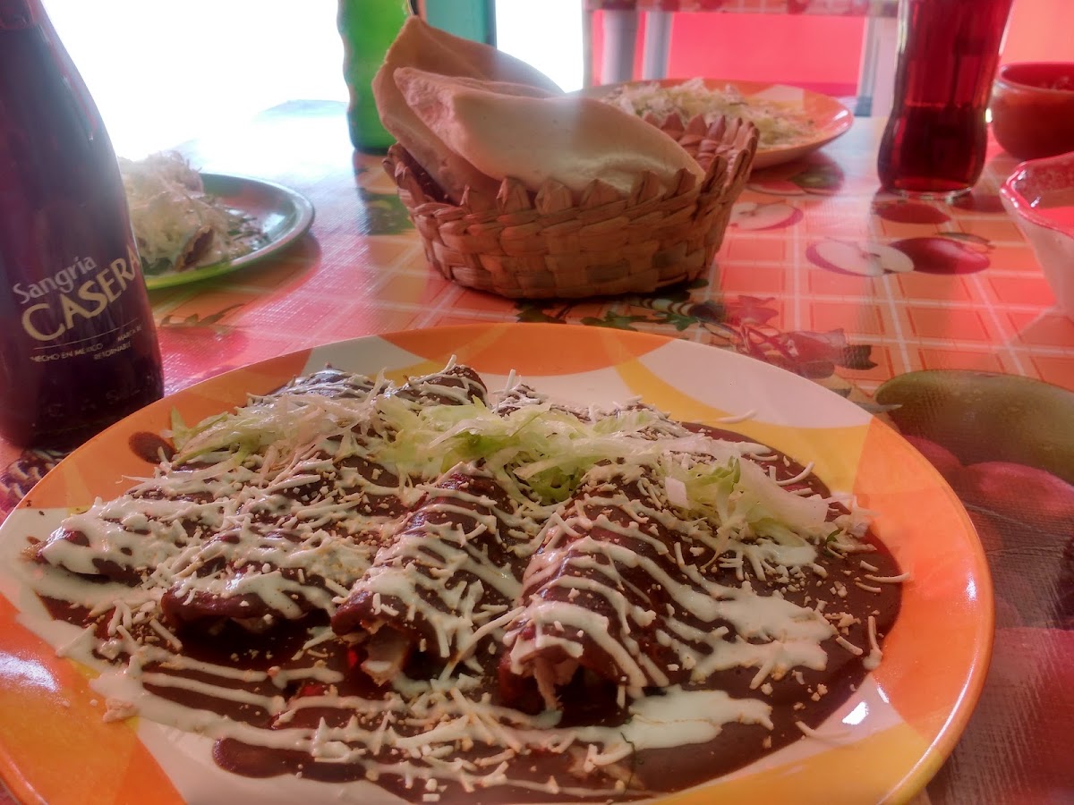 Caldos De Gallina Reyes
