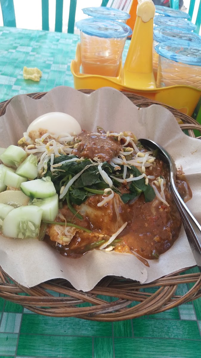 Gado gado BU WIJAYA