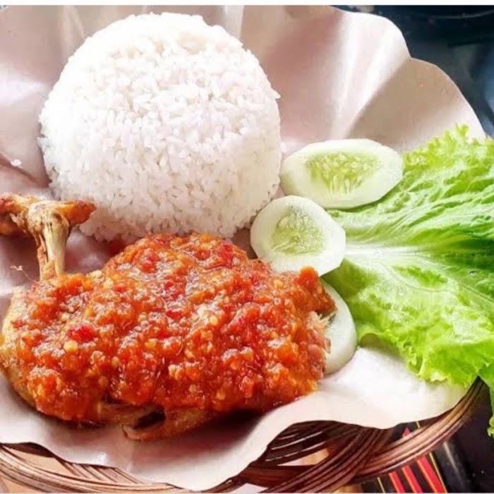 Ayam geprek pak EMAD