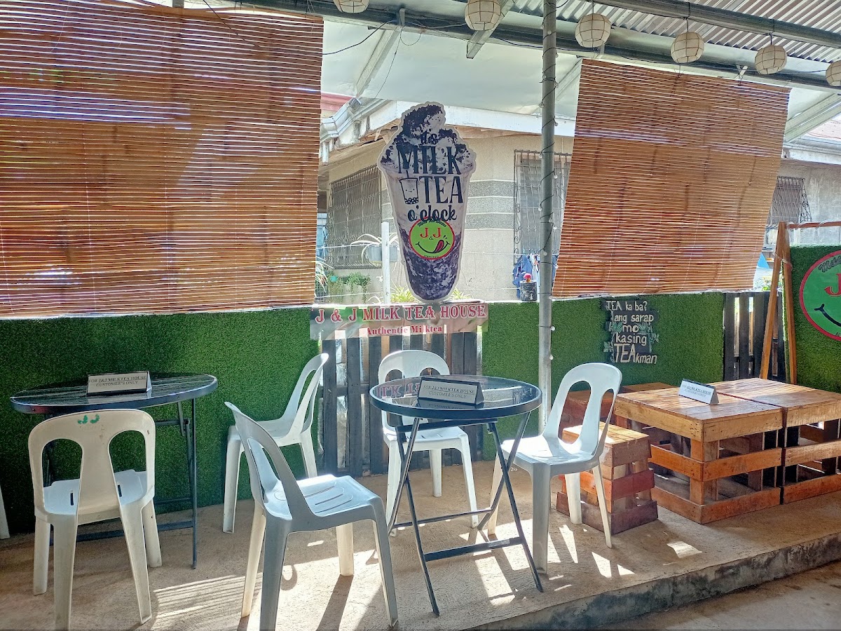 J & J Milktea House