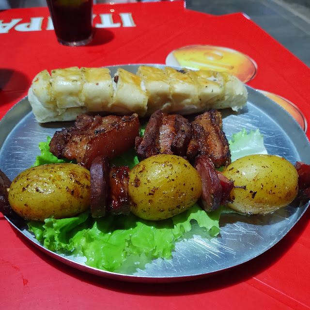 Barriga Pão de Alho E Batata Com Bacon E Linguiça