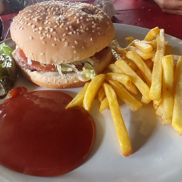 Hamburguesa Con Papas A la Francesa