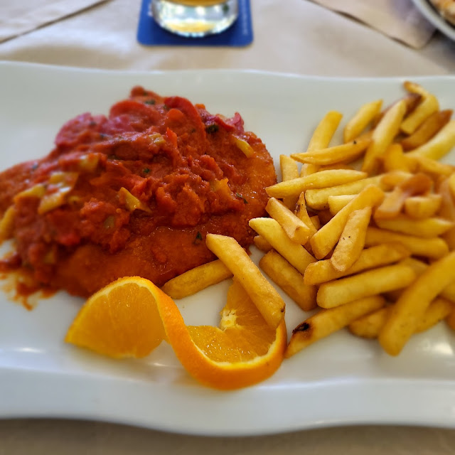 Roma Schnitzel Mit Pommes Frites