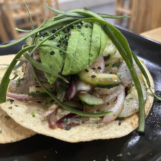 Tostada Aguachile Negro