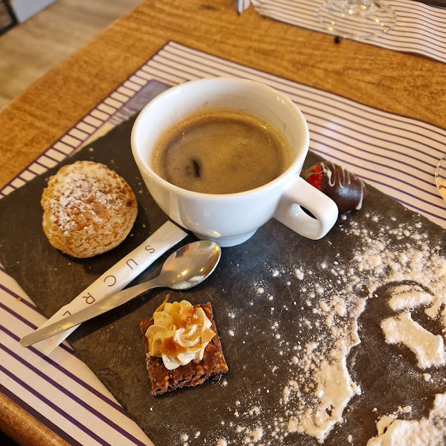 Café Gourmand