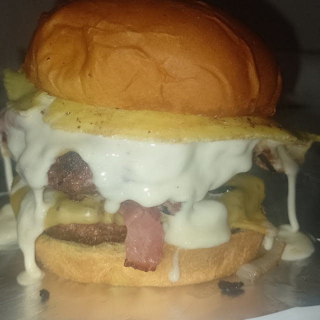 Hamburguesa Con Omelette