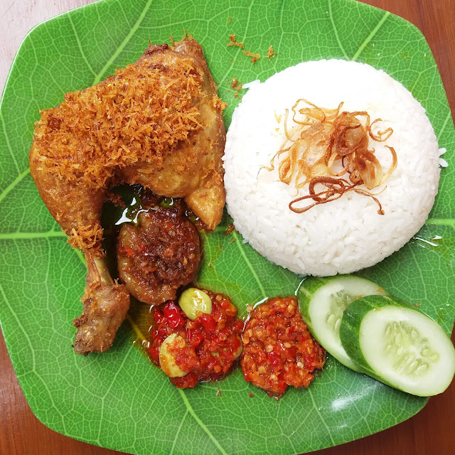 Ayam Goreng Serundeng Topping Jengkol