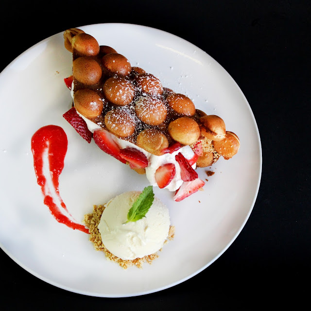 Bubble Waffle Cheesecake