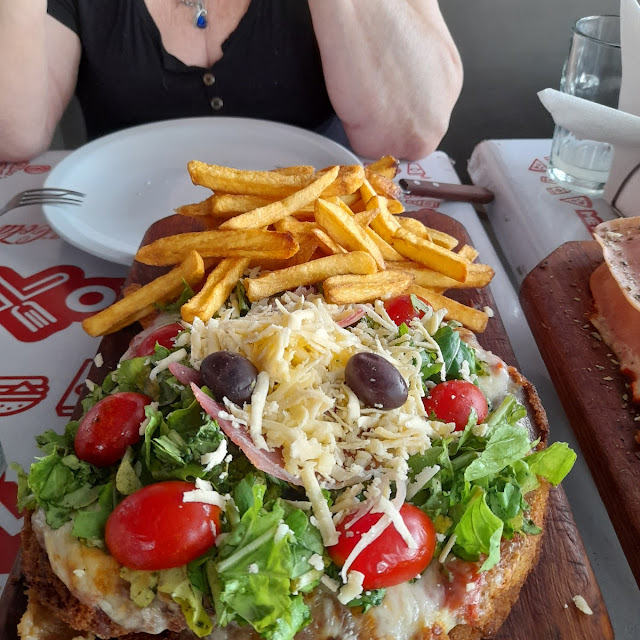 Milanesa A la Napolitana Con Papas Fritas