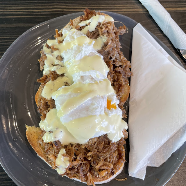 Eggs Benedict with Pulled Pork